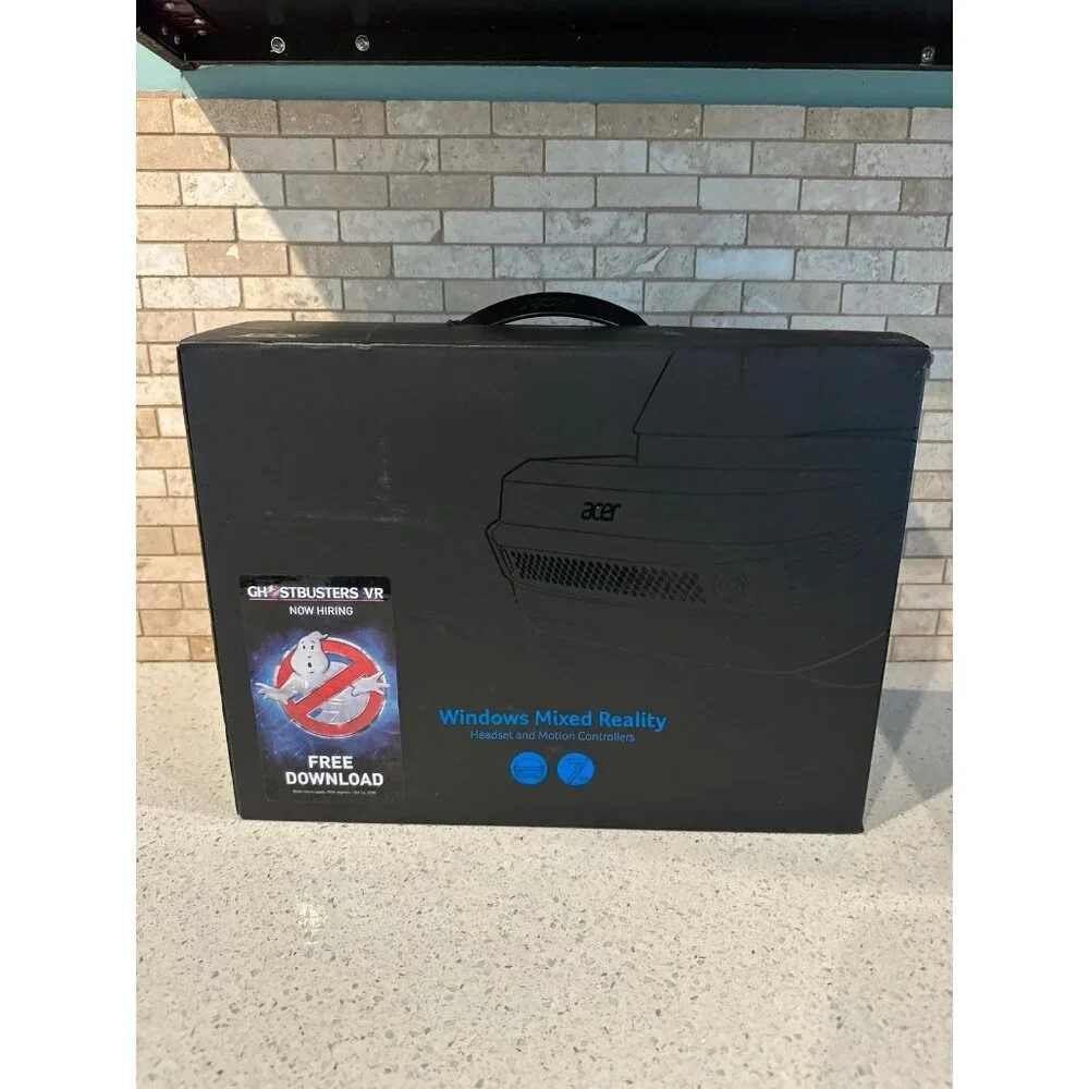 Acer‎ Windows Mixed Reality Headset & Controllers Ah101 new open box